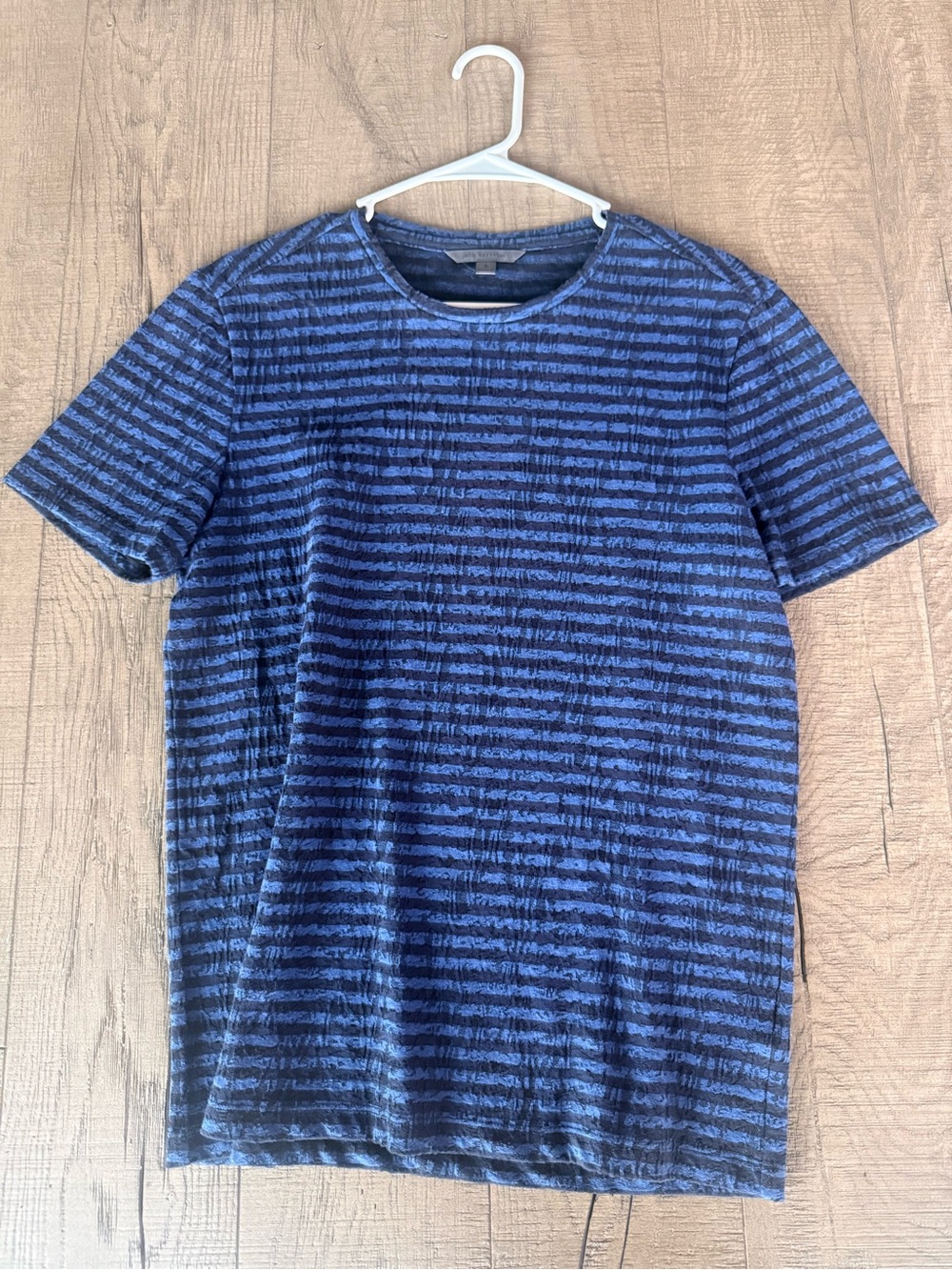 John Varvatos Men's Blue Striped Short-Sleeve Crew Neck Shirt